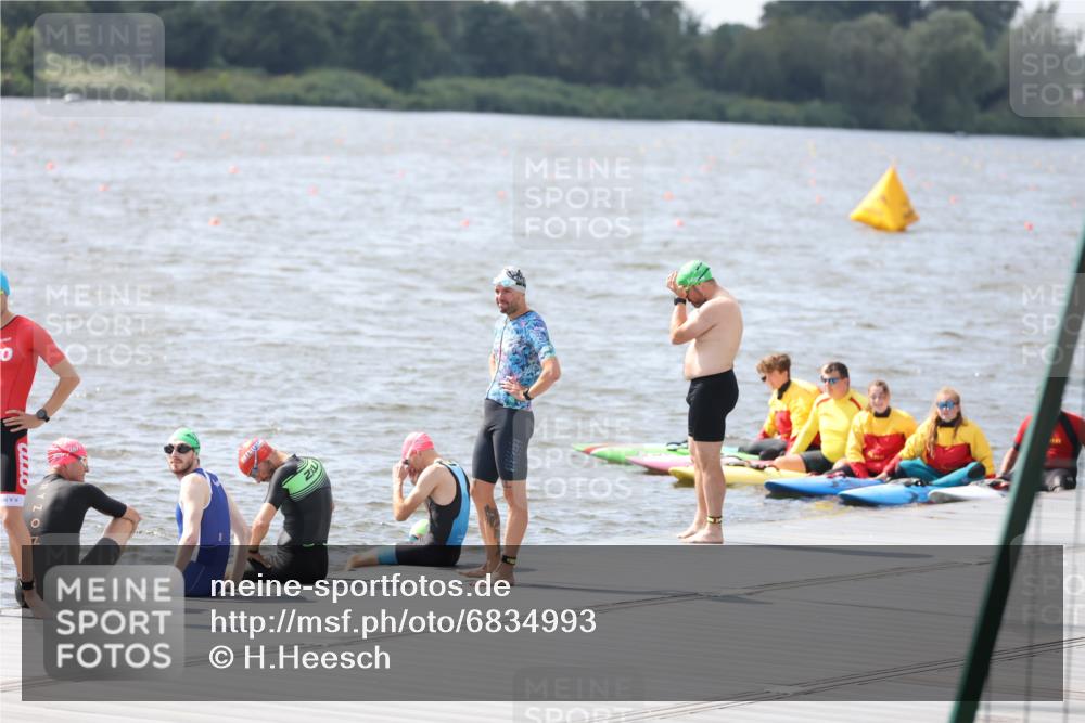 25.08.2024 - Elbe Triathlon Hamburg H.Heesch http://msf.ph/oto/6834993 25.08.2024 13:58:10 Schwimmen  meine-sportfotos.de