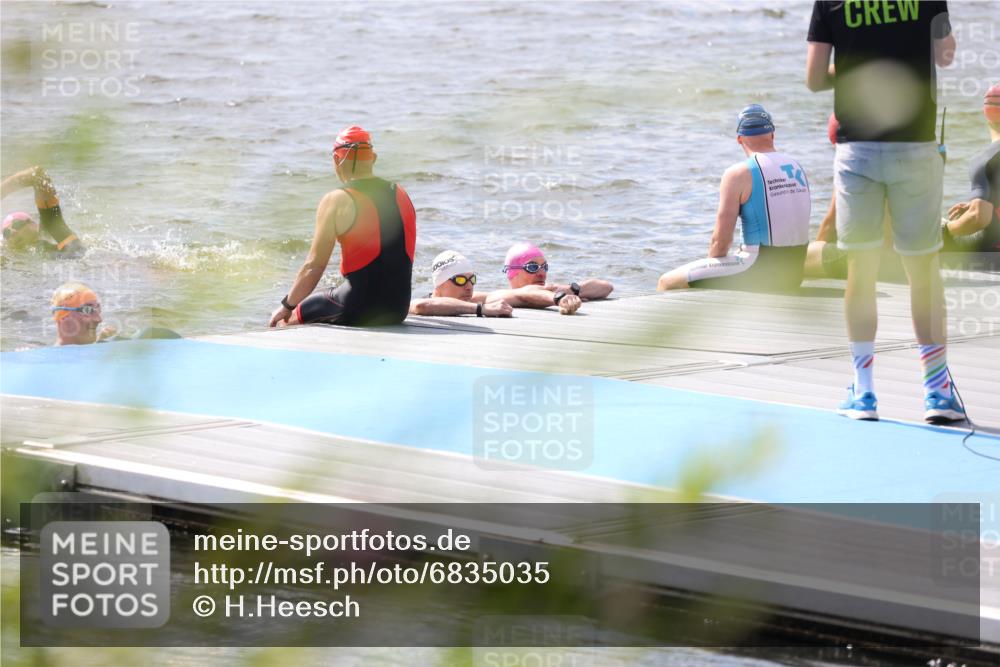 25.08.2024 - Elbe Triathlon Hamburg H.Heesch http://msf.ph/oto/6835035 25.08.2024 13:58:15 Schwimmen  meine-sportfotos.de