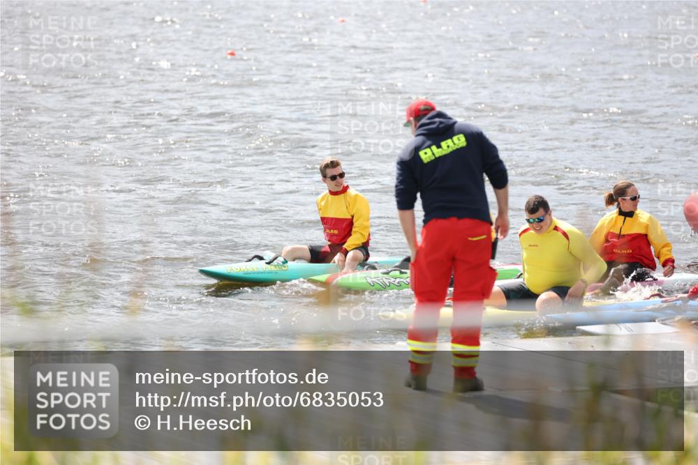25.08.2024 - Elbe Triathlon Hamburg H.Heesch http://msf.ph/oto/6835053 25.08.2024 13:59:54 Schwimmen  meine-sportfotos.de