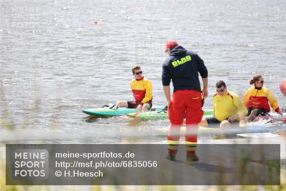 25.08.2024 - Elbe Triathlon Hamburg H.Heesch http://msf.ph/oto/6835056 25.08.2024 13:59:54 Schwimmen  meine-sportfotos.de