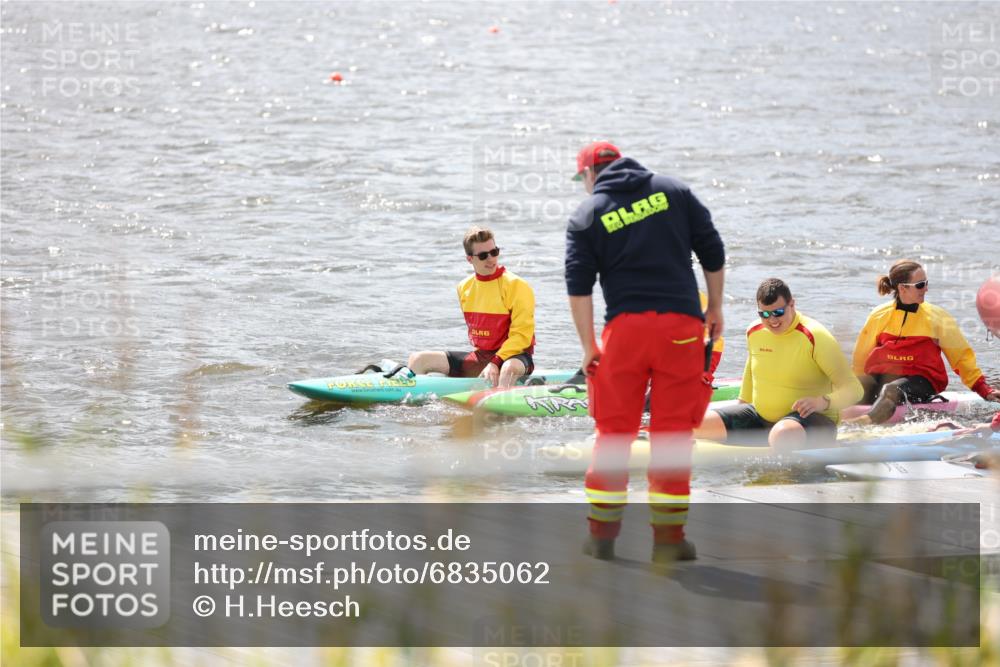 25.08.2024 - Elbe Triathlon Hamburg H.Heesch http://msf.ph/oto/6835062 25.08.2024 13:59:54 Schwimmen  meine-sportfotos.de