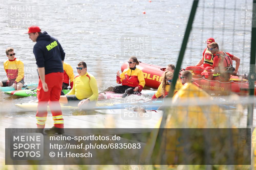 25.08.2024 - Elbe Triathlon Hamburg H.Heesch http://msf.ph/oto/6835083 25.08.2024 13:59:55 Schwimmen  meine-sportfotos.de