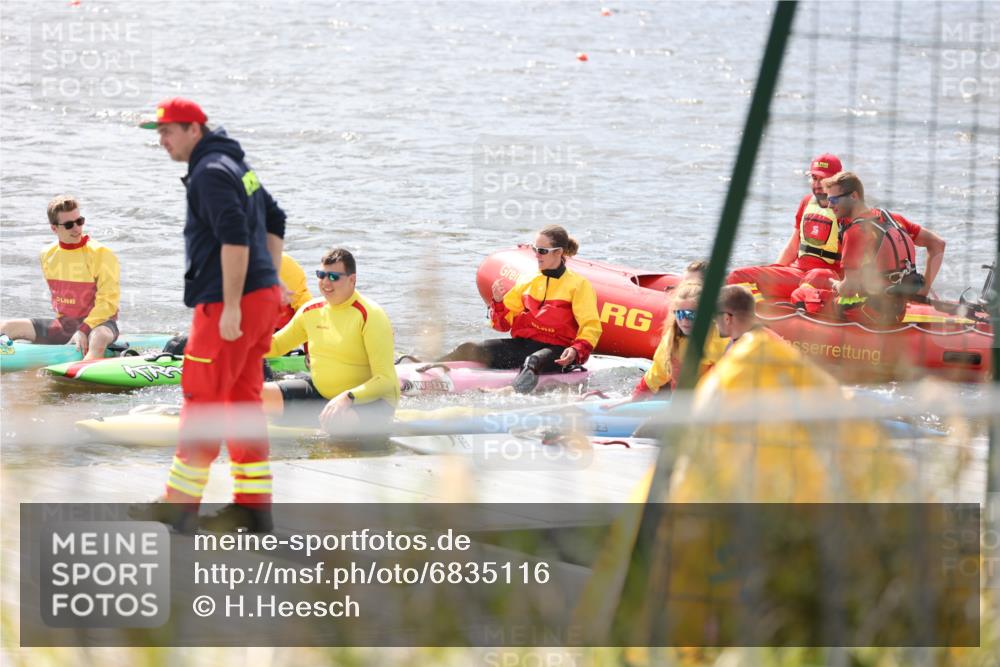 25.08.2024 - Elbe Triathlon Hamburg H.Heesch http://msf.ph/oto/6835116 25.08.2024 13:59:55 Schwimmen  meine-sportfotos.de