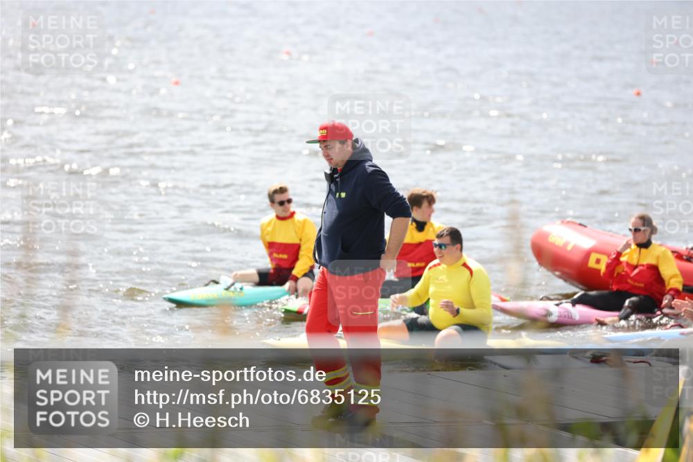 25.08.2024 - Elbe Triathlon Hamburg H.Heesch http://msf.ph/oto/6835125 25.08.2024 13:59:56 Schwimmen  meine-sportfotos.de