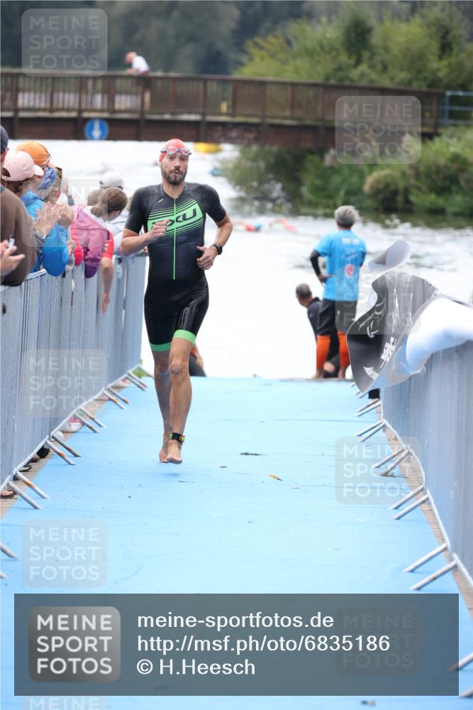 25.08.2024 - Elbe Triathlon Hamburg H.Heesch http://msf.ph/oto/6835186 25.08.2024 14:03:42 Schwimmen 16 meine-sportfotos.de