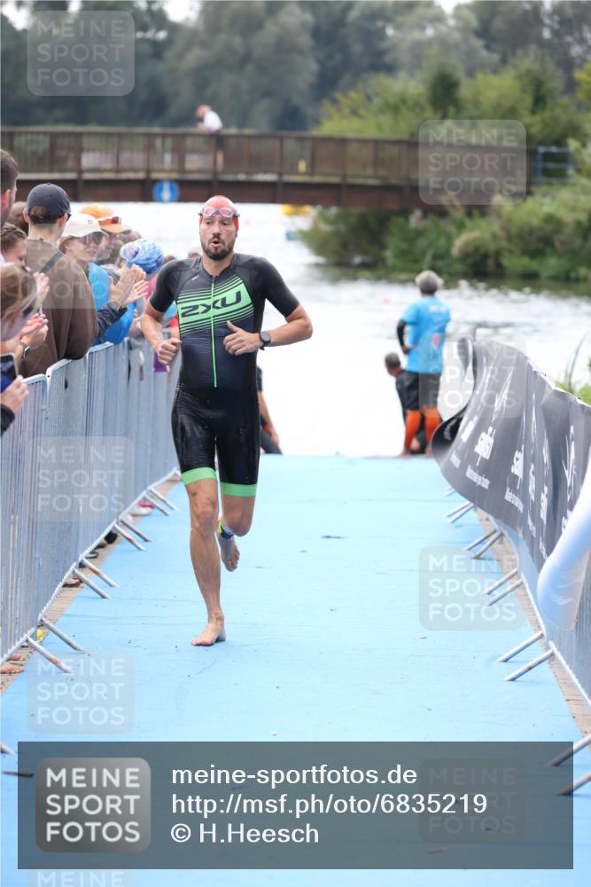 25.08.2024 - Elbe Triathlon Hamburg H.Heesch http://msf.ph/oto/6835219 25.08.2024 14:03:43 Schwimmen 16 meine-sportfotos.de
