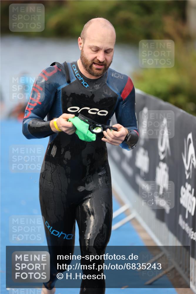 25.08.2024 - Elbe Triathlon Hamburg H.Heesch http://msf.ph/oto/6835243 25.08.2024 08:34:34 Schwimmen 35, 48, 55, 58, 83, 84, 94, 97 meine-sportfotos.de