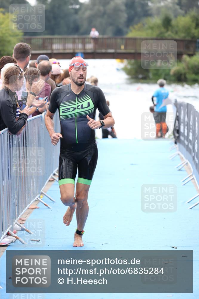 25.08.2024 - Elbe Triathlon Hamburg H.Heesch http://msf.ph/oto/6835284 25.08.2024 14:03:45 Schwimmen 16 meine-sportfotos.de