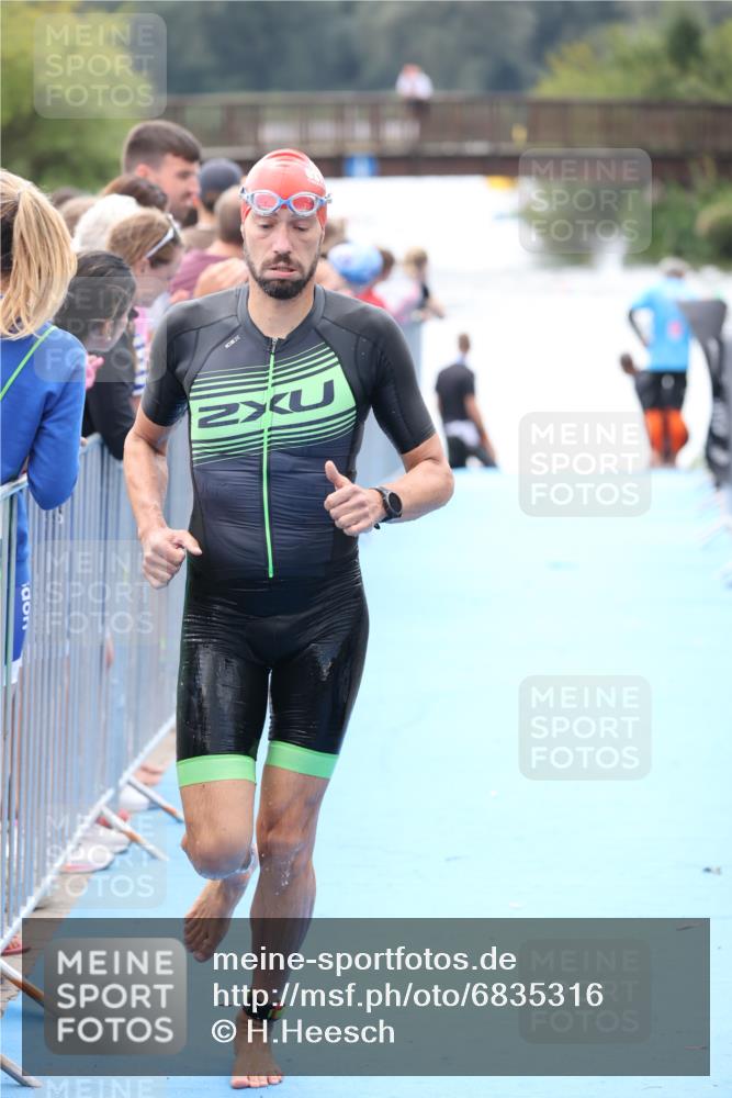 25.08.2024 - Elbe Triathlon Hamburg H.Heesch http://msf.ph/oto/6835316 25.08.2024 14:03:45 Schwimmen 16 meine-sportfotos.de