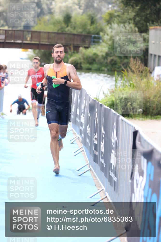 25.08.2024 - Elbe Triathlon Hamburg H.Heesch http://msf.ph/oto/6835363 25.08.2024 14:04:25 Schwimmen 3, 5, 11, 12, 21, 24 meine-sportfotos.de