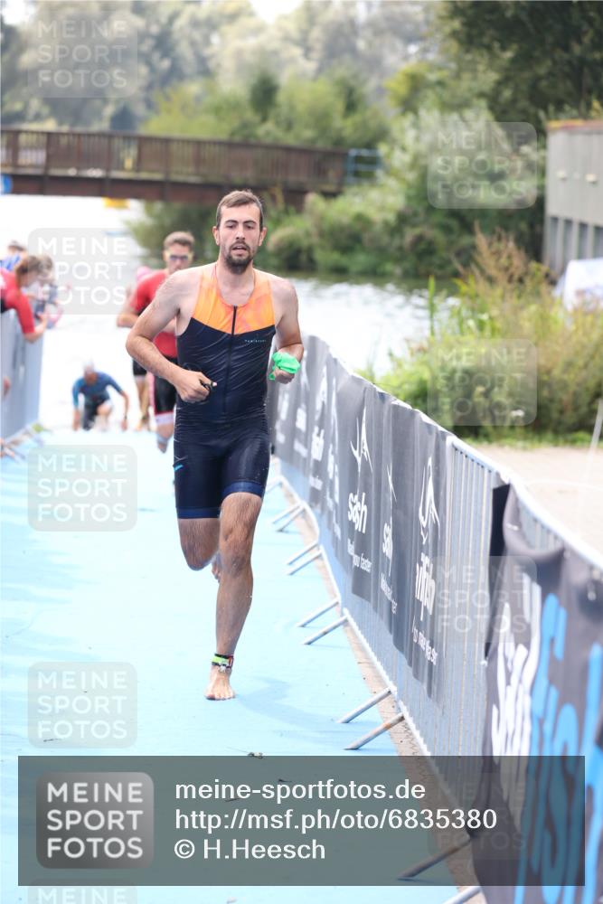 25.08.2024 - Elbe Triathlon Hamburg H.Heesch http://msf.ph/oto/6835380 25.08.2024 14:04:26 Schwimmen 3, 5, 11, 12, 21, 24 meine-sportfotos.de