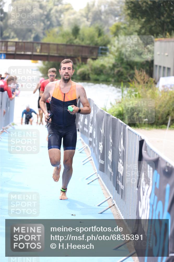 25.08.2024 - Elbe Triathlon Hamburg H.Heesch http://msf.ph/oto/6835391 25.08.2024 14:04:26 Schwimmen 3, 5, 11, 12, 21, 24 meine-sportfotos.de