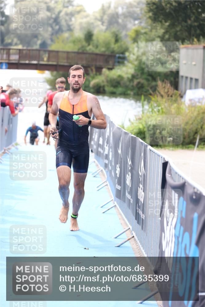 25.08.2024 - Elbe Triathlon Hamburg H.Heesch http://msf.ph/oto/6835399 25.08.2024 14:04:26 Schwimmen 3, 5, 11, 12, 21, 24 meine-sportfotos.de