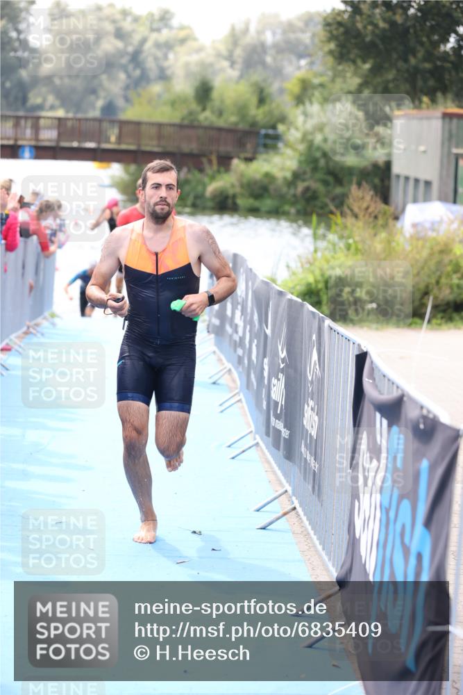 25.08.2024 - Elbe Triathlon Hamburg H.Heesch http://msf.ph/oto/6835409 25.08.2024 14:04:26 Schwimmen 3, 5, 11, 12, 21, 24 meine-sportfotos.de