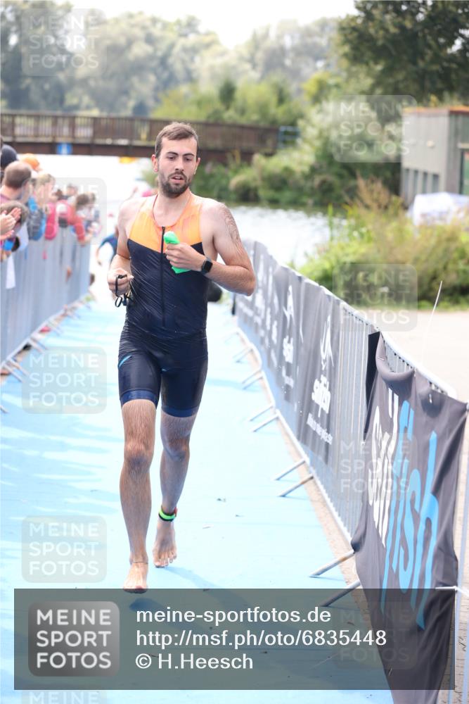 25.08.2024 - Elbe Triathlon Hamburg H.Heesch http://msf.ph/oto/6835448 25.08.2024 14:04:27 Schwimmen 3, 5, 11, 12, 21, 24, 27 meine-sportfotos.de