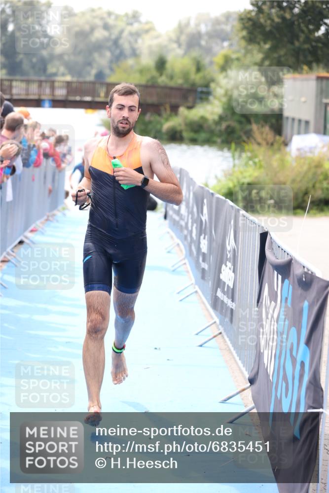 25.08.2024 - Elbe Triathlon Hamburg H.Heesch http://msf.ph/oto/6835451 25.08.2024 14:04:27 Schwimmen 3, 5, 11, 12, 21, 24, 27 meine-sportfotos.de