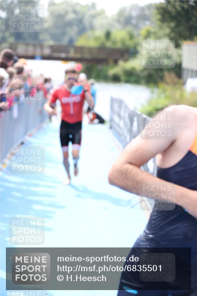 25.08.2024 - Elbe Triathlon Hamburg H.Heesch http://msf.ph/oto/6835501 25.08.2024 14:04:28 Schwimmen 3, 5, 11, 12, 21, 24, 27 meine-sportfotos.de