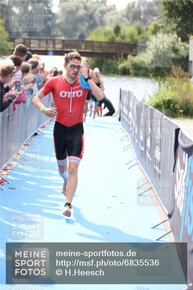 25.08.2024 - Elbe Triathlon Hamburg H.Heesch http://msf.ph/oto/6835536 25.08.2024 14:04:29 Schwimmen 3, 5, 11, 12, 21, 24, 27 meine-sportfotos.de