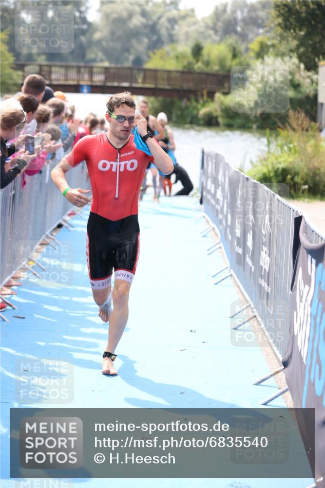 25.08.2024 - Elbe Triathlon Hamburg H.Heesch http://msf.ph/oto/6835540 25.08.2024 14:04:29 Schwimmen 3, 5, 11, 12, 21, 24, 27 meine-sportfotos.de