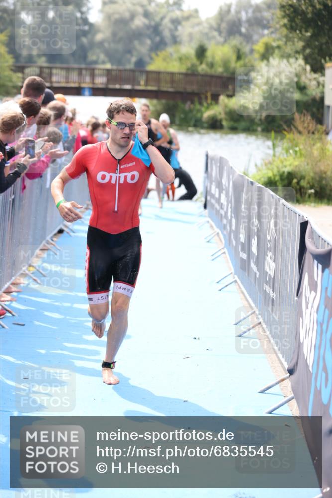 25.08.2024 - Elbe Triathlon Hamburg H.Heesch http://msf.ph/oto/6835545 25.08.2024 14:04:29 Schwimmen 3, 5, 11, 12, 21, 24, 27 meine-sportfotos.de