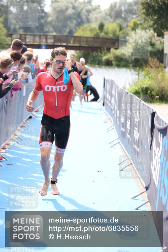 25.08.2024 - Elbe Triathlon Hamburg H.Heesch http://msf.ph/oto/6835556 25.08.2024 14:04:29 Schwimmen 3, 5, 11, 12, 21, 24, 27 meine-sportfotos.de