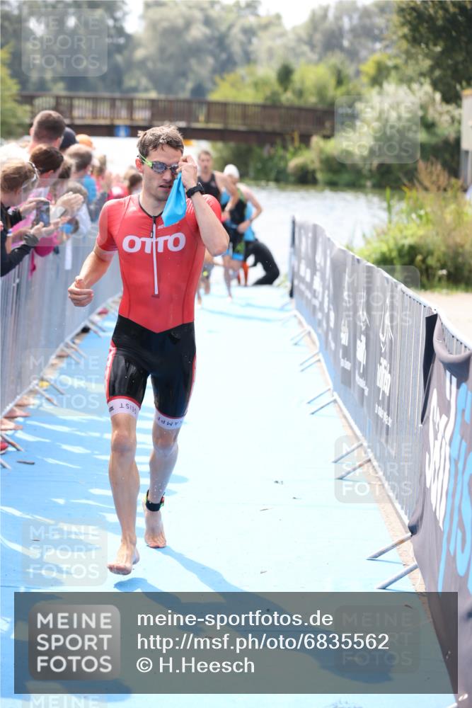 25.08.2024 - Elbe Triathlon Hamburg H.Heesch http://msf.ph/oto/6835562 25.08.2024 14:04:29 Schwimmen 3, 5, 11, 12, 21, 24, 27 meine-sportfotos.de