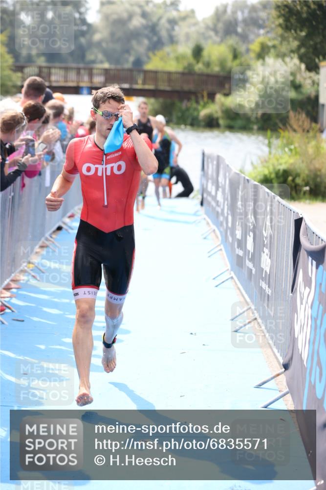 25.08.2024 - Elbe Triathlon Hamburg H.Heesch http://msf.ph/oto/6835571 25.08.2024 14:04:29 Schwimmen 3, 5, 11, 12, 21, 24, 27 meine-sportfotos.de