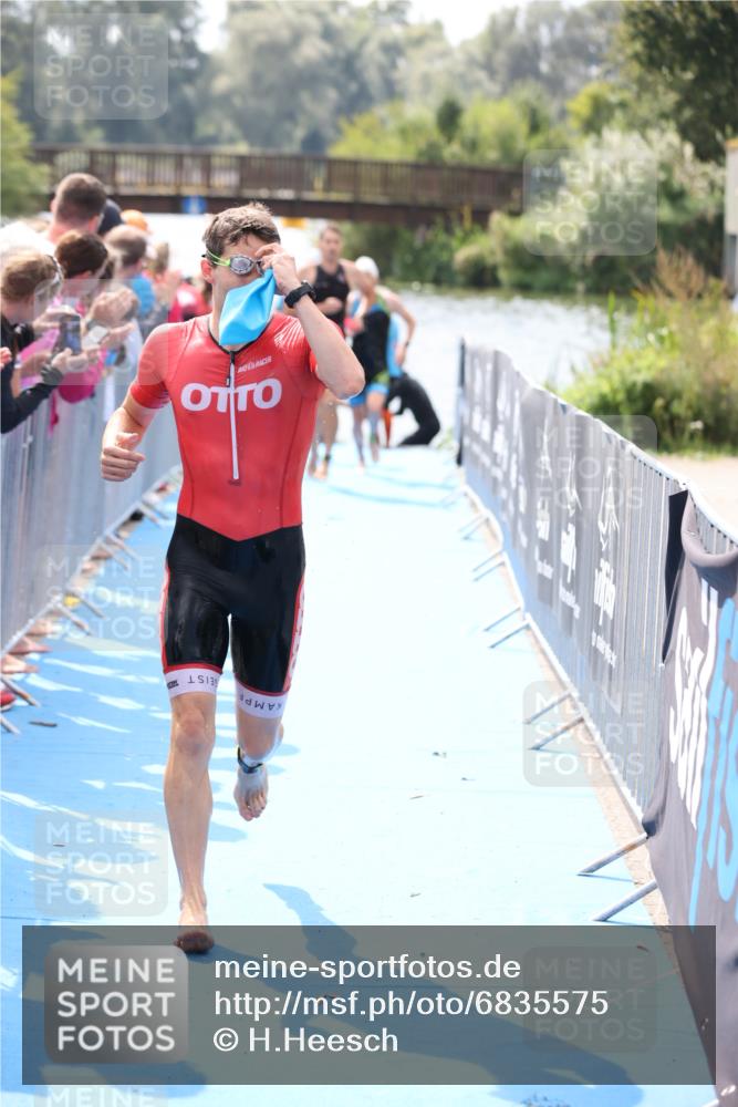 25.08.2024 - Elbe Triathlon Hamburg H.Heesch http://msf.ph/oto/6835575 25.08.2024 14:04:29 Schwimmen 3, 5, 11, 12, 21, 24, 27 meine-sportfotos.de