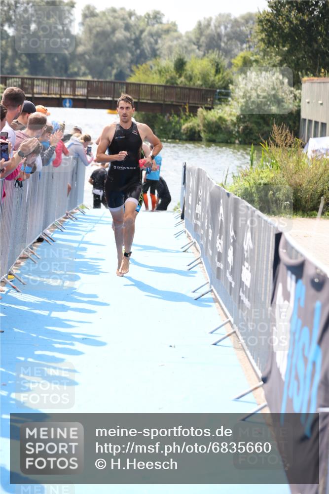 25.08.2024 - Elbe Triathlon Hamburg H.Heesch http://msf.ph/oto/6835660 25.08.2024 14:04:31 Schwimmen 3, 5, 11, 12, 21, 24, 27, 31 meine-sportfotos.de