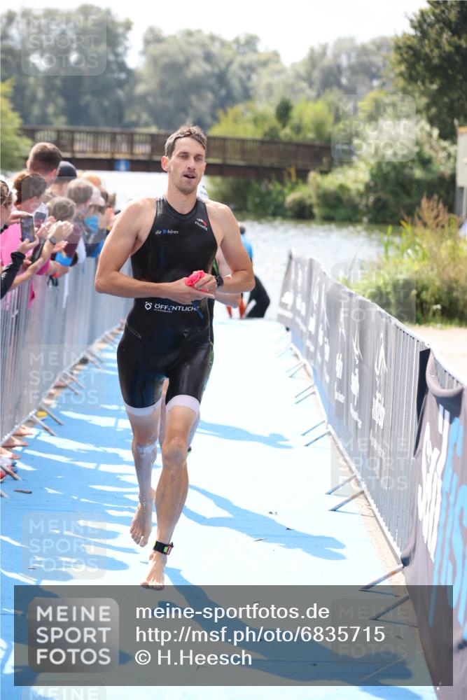 25.08.2024 - Elbe Triathlon Hamburg H.Heesch http://msf.ph/oto/6835715 25.08.2024 14:04:32 Schwimmen 3, 5, 11, 12, 21, 24, 27, 31 meine-sportfotos.de