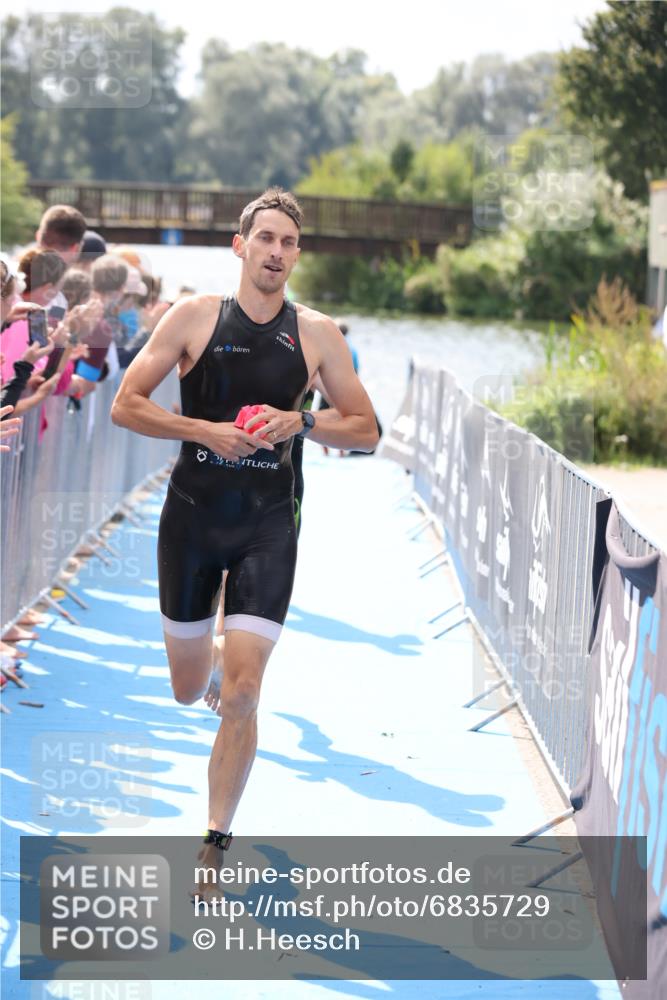 25.08.2024 - Elbe Triathlon Hamburg H.Heesch http://msf.ph/oto/6835729 25.08.2024 14:04:32 Schwimmen 3, 5, 11, 12, 21, 24, 27, 31 meine-sportfotos.de