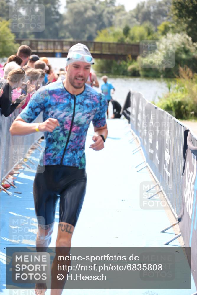 25.08.2024 - Elbe Triathlon Hamburg H.Heesch http://msf.ph/oto/6835808 25.08.2024 14:04:35 Schwimmen 3, 5, 11, 12, 21, 24, 27, 31 meine-sportfotos.de