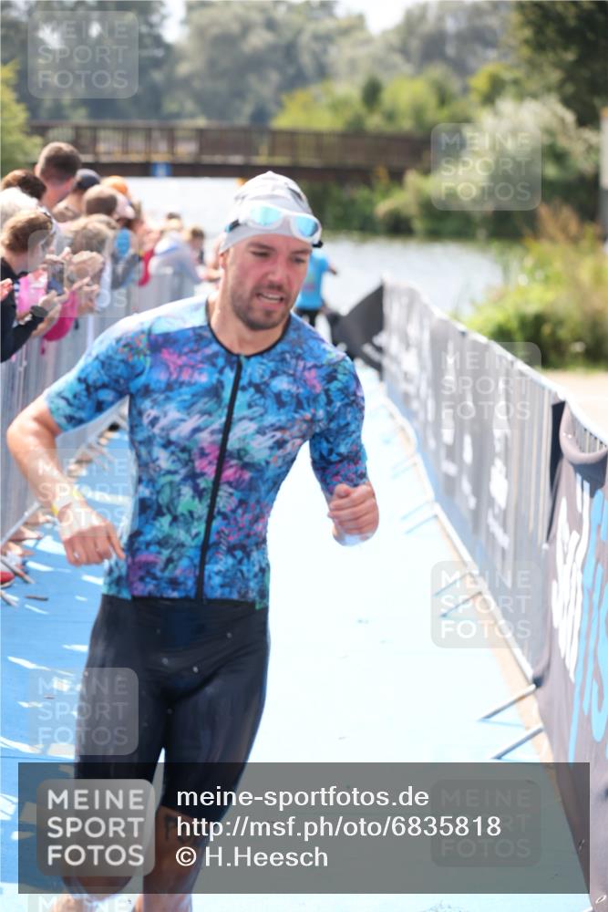25.08.2024 - Elbe Triathlon Hamburg H.Heesch http://msf.ph/oto/6835818 25.08.2024 14:04:35 Schwimmen 3, 5, 11, 12, 21, 24, 27, 31 meine-sportfotos.de