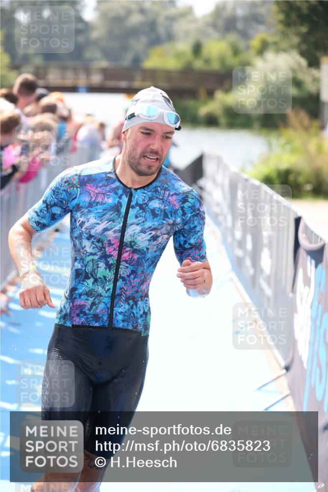 25.08.2024 - Elbe Triathlon Hamburg H.Heesch http://msf.ph/oto/6835823 25.08.2024 14:04:35 Schwimmen 3, 5, 11, 12, 21, 24, 27, 31 meine-sportfotos.de