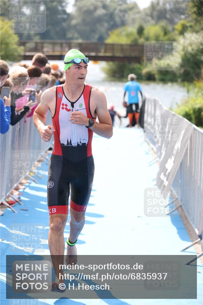 25.08.2024 - Elbe Triathlon Hamburg H.Heesch http://msf.ph/oto/6835937 25.08.2024 14:04:39 Schwimmen 3, 5, 11, 12, 21, 24, 26, 27, 31 meine-sportfotos.de