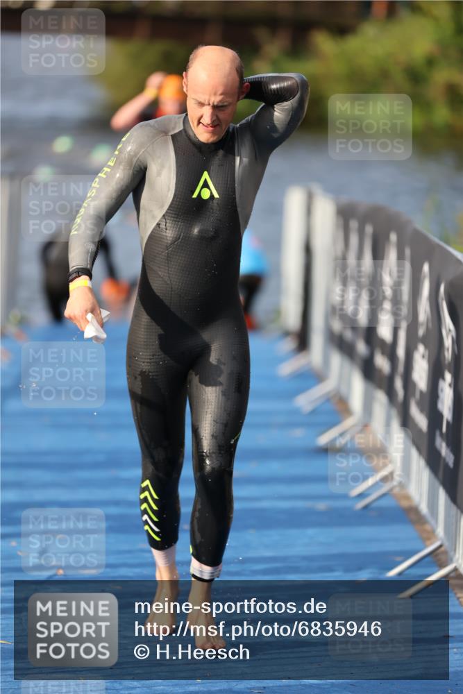 25.08.2024 - Elbe Triathlon Hamburg H.Heesch http://msf.ph/oto/6835946 25.08.2024 08:35:31 Schwimmen 41, 59, 74, 87 meine-sportfotos.de