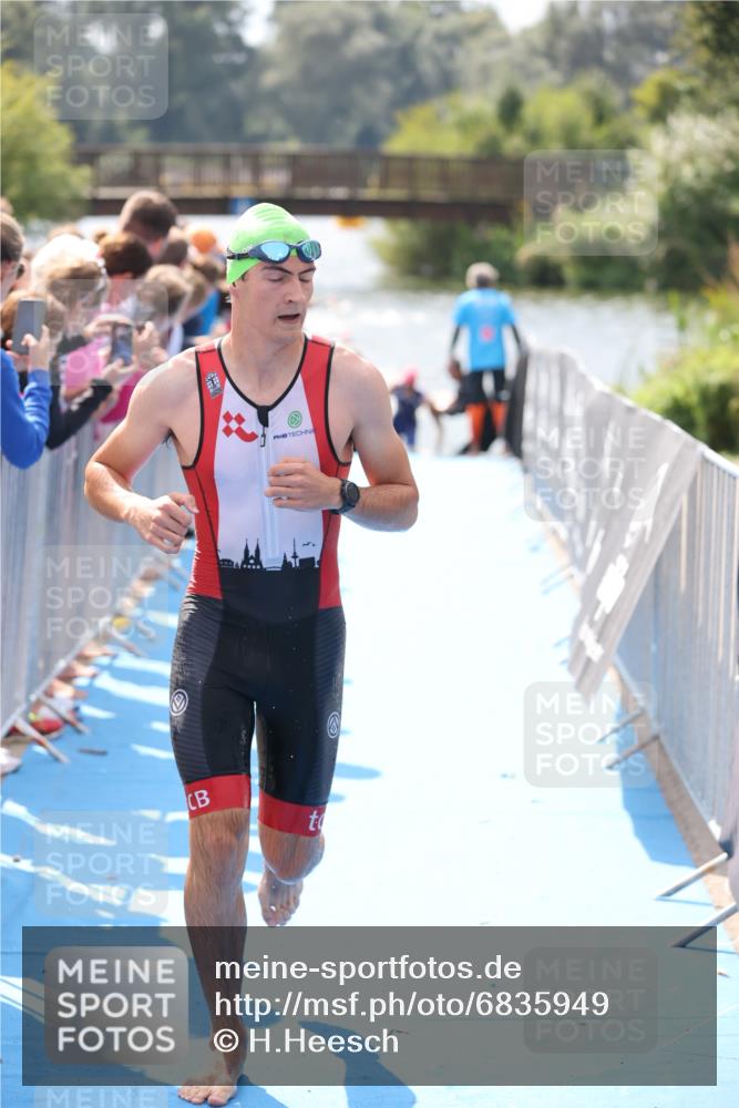 25.08.2024 - Elbe Triathlon Hamburg H.Heesch http://msf.ph/oto/6835949 25.08.2024 14:04:39 Schwimmen 3, 5, 11, 12, 21, 24, 26, 27, 31 meine-sportfotos.de