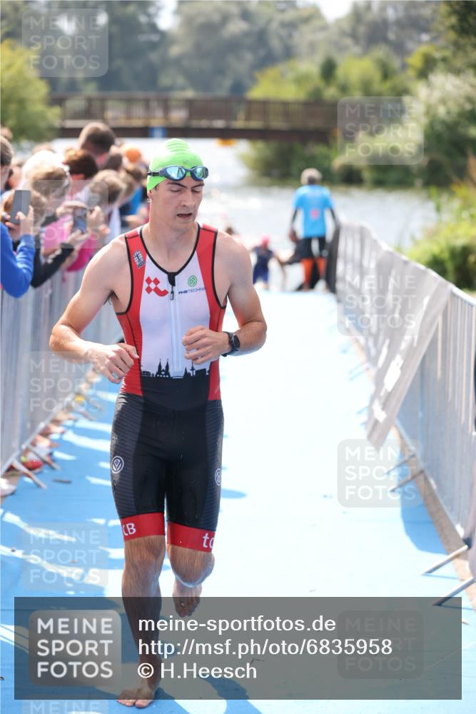 25.08.2024 - Elbe Triathlon Hamburg H.Heesch http://msf.ph/oto/6835958 25.08.2024 14:04:39 Schwimmen 3, 5, 11, 12, 21, 24, 26, 27, 31 meine-sportfotos.de