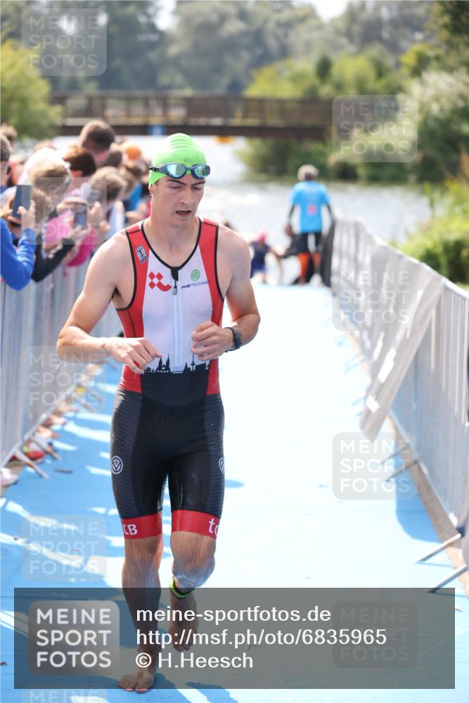 25.08.2024 - Elbe Triathlon Hamburg H.Heesch http://msf.ph/oto/6835965 25.08.2024 14:04:39 Schwimmen 3, 5, 11, 12, 21, 24, 26, 27, 31 meine-sportfotos.de