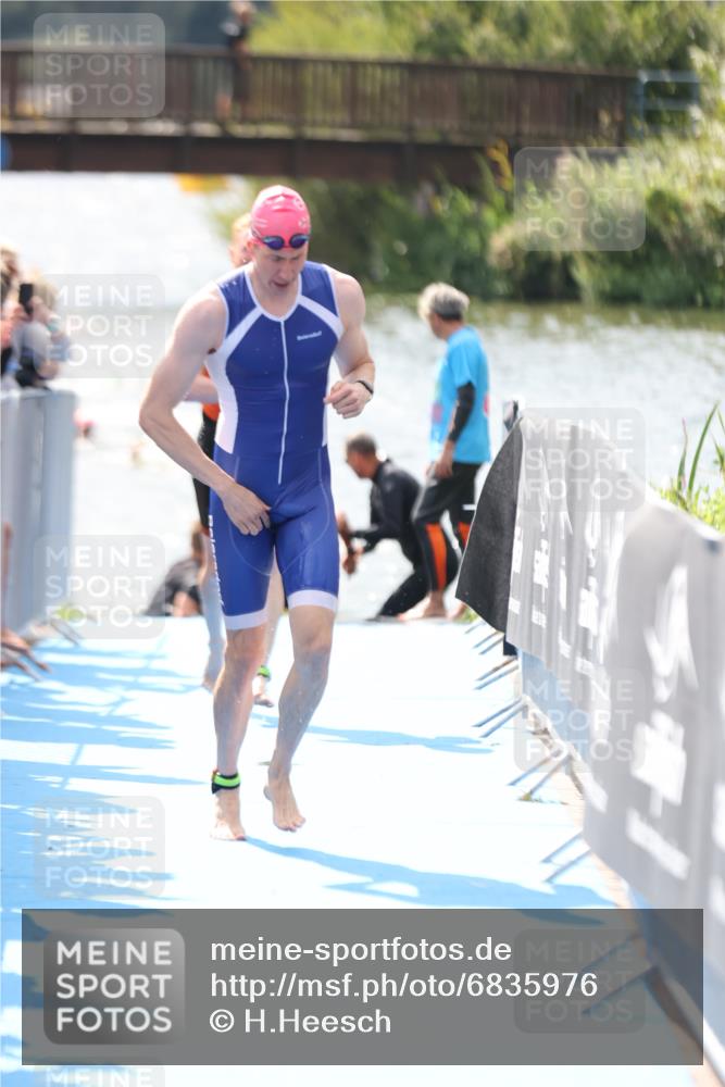 25.08.2024 - Elbe Triathlon Hamburg H.Heesch http://msf.ph/oto/6835976 25.08.2024 14:04:48 Schwimmen 24, 26, 27, 31 meine-sportfotos.de