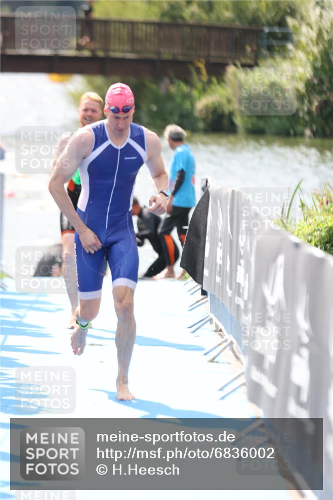 25.08.2024 - Elbe Triathlon Hamburg H.Heesch http://msf.ph/oto/6836002 25.08.2024 14:04:49 Schwimmen 24, 26, 27, 31 meine-sportfotos.de
