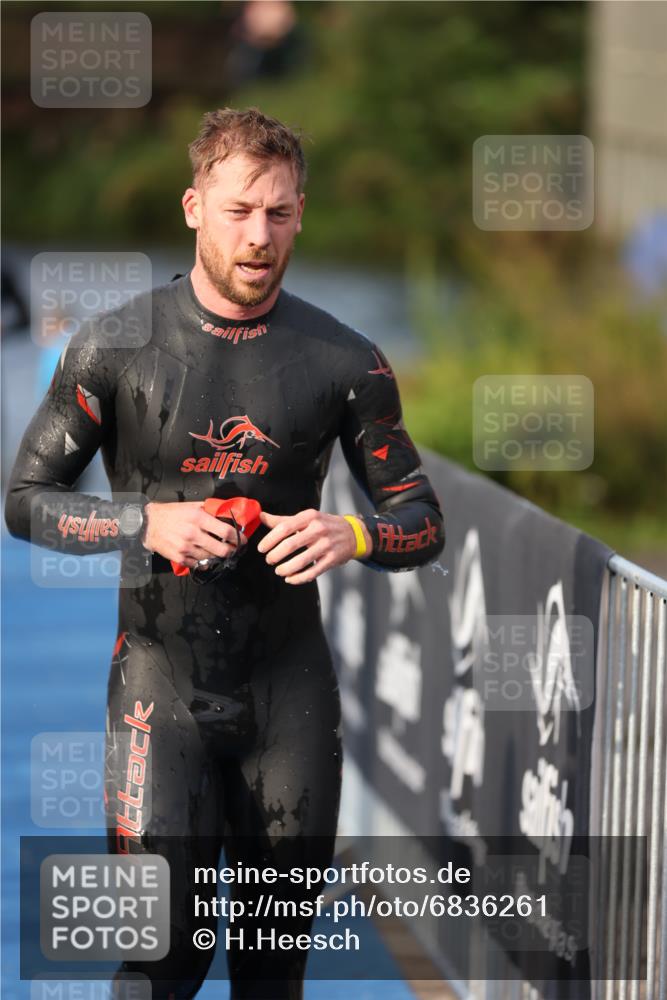 25.08.2024 - Elbe Triathlon Hamburg H.Heesch http://msf.ph/oto/6836261 25.08.2024 08:35:44 Schwimmen 59, 72, 74, 87, 98 meine-sportfotos.de