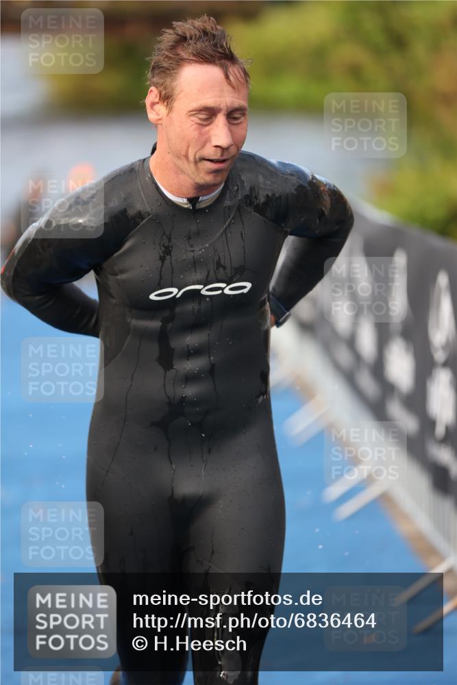 25.08.2024 - Elbe Triathlon Hamburg H.Heesch http://msf.ph/oto/6836464 25.08.2024 08:35:58 Schwimmen 45, 54, 72, 87, 88, 98 meine-sportfotos.de