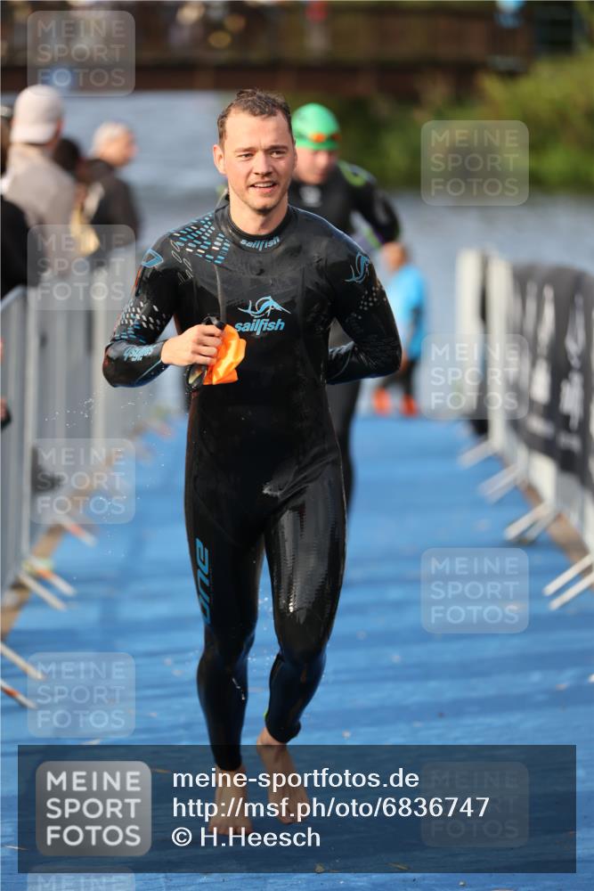 25.08.2024 - Elbe Triathlon Hamburg H.Heesch http://msf.ph/oto/6836747 25.08.2024 08:36:15 Schwimmen 43, 45, 46, 54, 88, 90, 98 meine-sportfotos.de