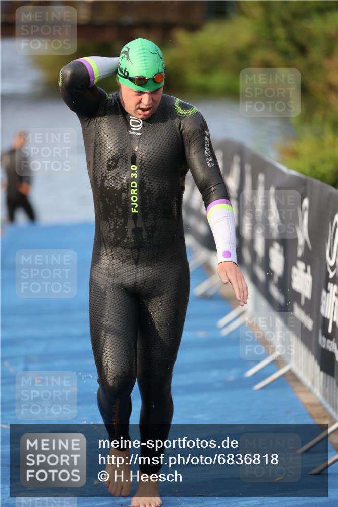 25.08.2024 - Elbe Triathlon Hamburg H.Heesch http://msf.ph/oto/6836818 25.08.2024 08:36:17 Schwimmen 43, 45, 46, 54, 88, 90, 98 meine-sportfotos.de
