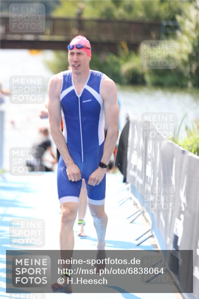 25.08.2024 - Elbe Triathlon Hamburg H.Heesch http://msf.ph/oto/6838064 25.08.2024 14:04:50 Schwimmen 24, 26, 27, 31 meine-sportfotos.de
