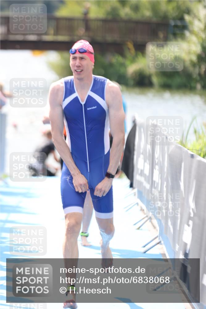 25.08.2024 - Elbe Triathlon Hamburg H.Heesch http://msf.ph/oto/6838068 25.08.2024 14:04:50 Schwimmen 24, 26, 27, 31 meine-sportfotos.de