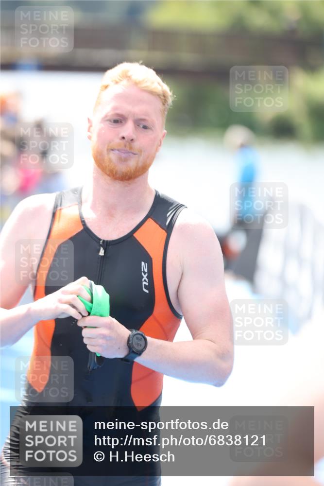 25.08.2024 - Elbe Triathlon Hamburg H.Heesch http://msf.ph/oto/6838121 25.08.2024 14:04:52 Schwimmen 1, 24, 26, 27, 31 meine-sportfotos.de
