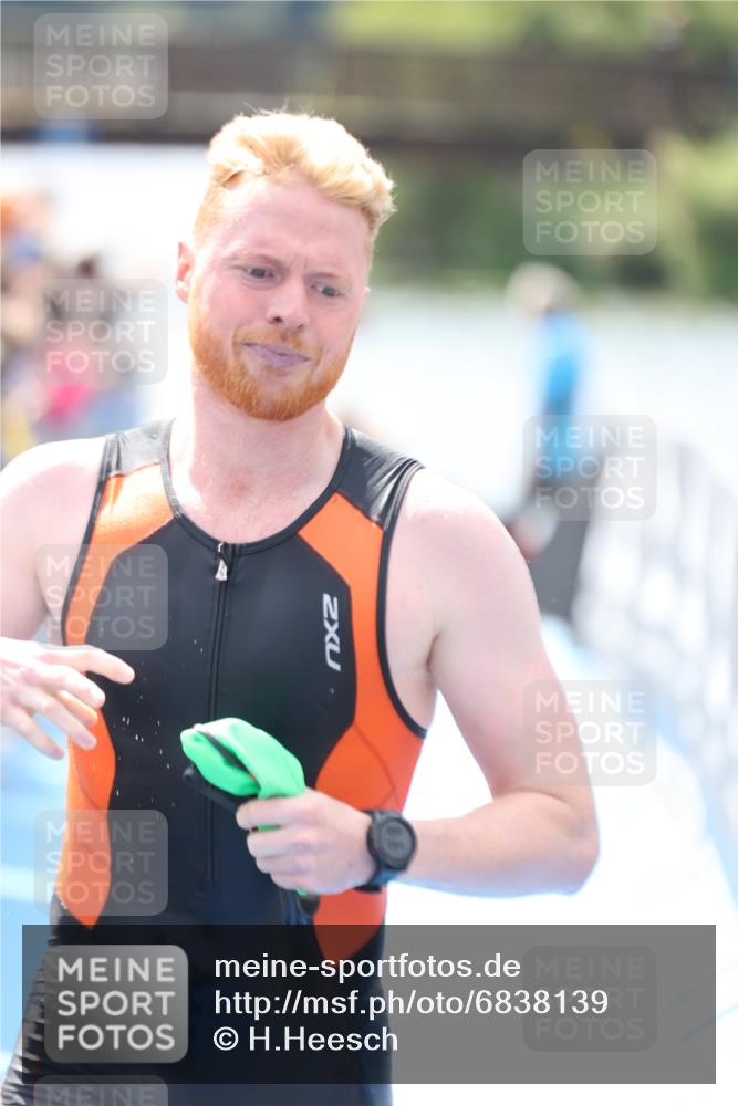 25.08.2024 - Elbe Triathlon Hamburg H.Heesch http://msf.ph/oto/6838139 25.08.2024 14:04:53 Schwimmen 1, 2, 24, 26, 27, 31 meine-sportfotos.de