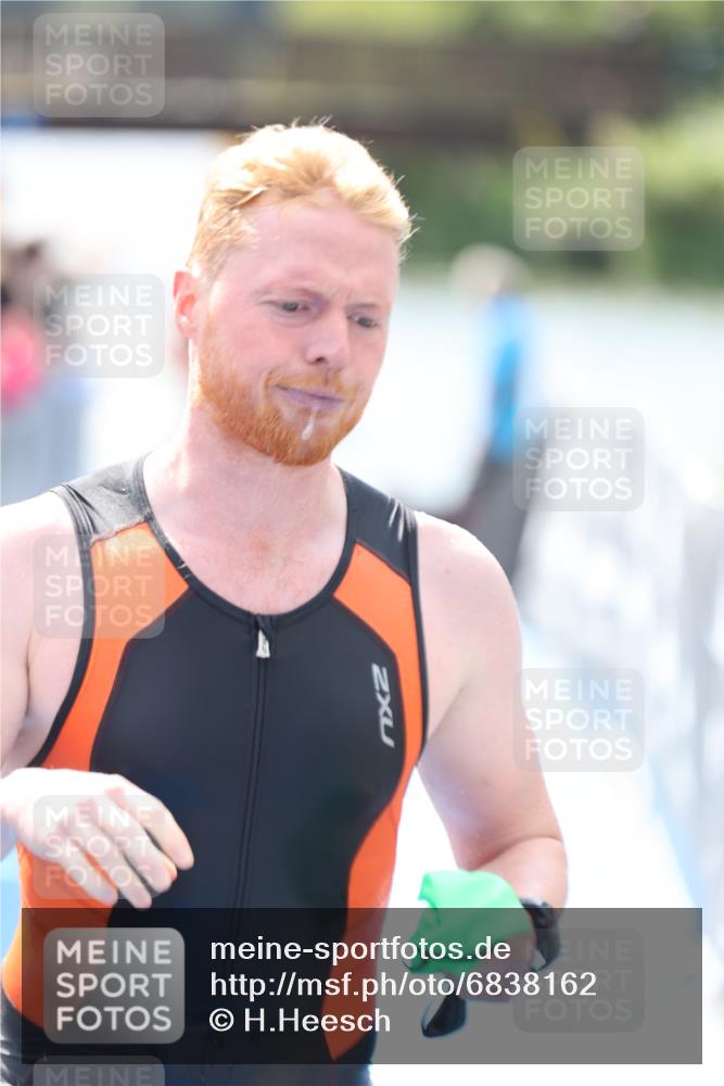 25.08.2024 - Elbe Triathlon Hamburg H.Heesch http://msf.ph/oto/6838162 25.08.2024 14:04:53 Schwimmen 1, 2, 24, 26, 27, 31 meine-sportfotos.de